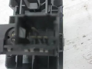 Foto de INTERRUPTOR RENAULT CLIO III 1.5 dCi Diesel (68 CV / 50 KW) referencia 8200475624 foto 5