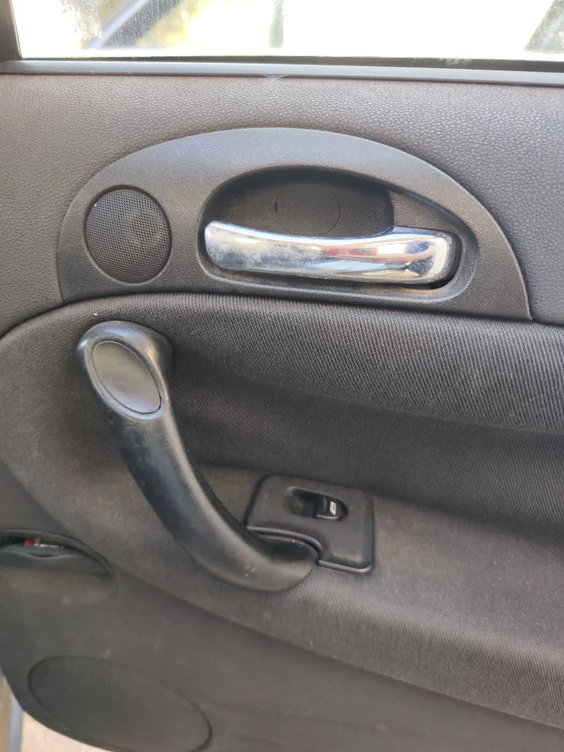 Foto de MANETA INTERIOR TRASERA DERECHA ALFA ROMEO 147 (190) 1.9 JTD CAT (110 CV / 81 KW)