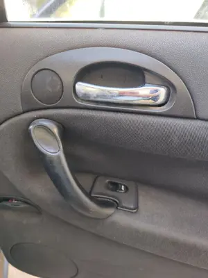 Foto de MANETA INTERIOR TRASERA DERECHA ALFA ROMEO 147 (190) 1.9 JTD CAT (110 CV / 81 KW)