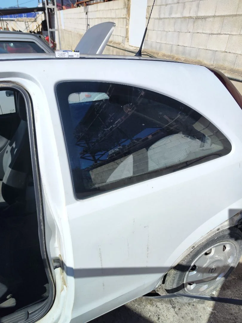 Foto de LUNA CUSTODIA TRASERA IZQUIERDA OPEL CORSA C 1.2 16V CAT (Z 12 XE / LW4) (75 CV / 55 KW)