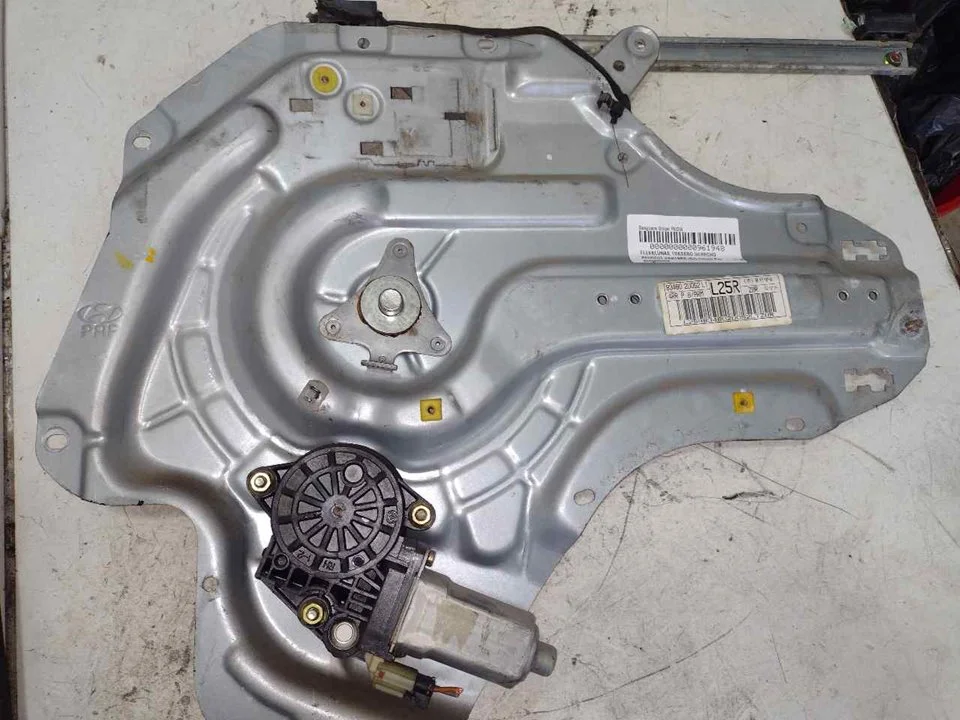 Foto de ELEVALUNAS TRASERO DERECHO PEUGEOT PARTNER (S2) 1.9 Diesel (69 CV / 51 KW) referencia 834802D052