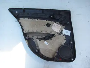 Foto de GUARNECIDO PUERTA TRASERA DERECHA VOLKSWAGEN GOLF VII BERLINA (BQ1/BE2) 1.6 TDI (116 CV / 85 KW) referencia 5G4867826J foto 3