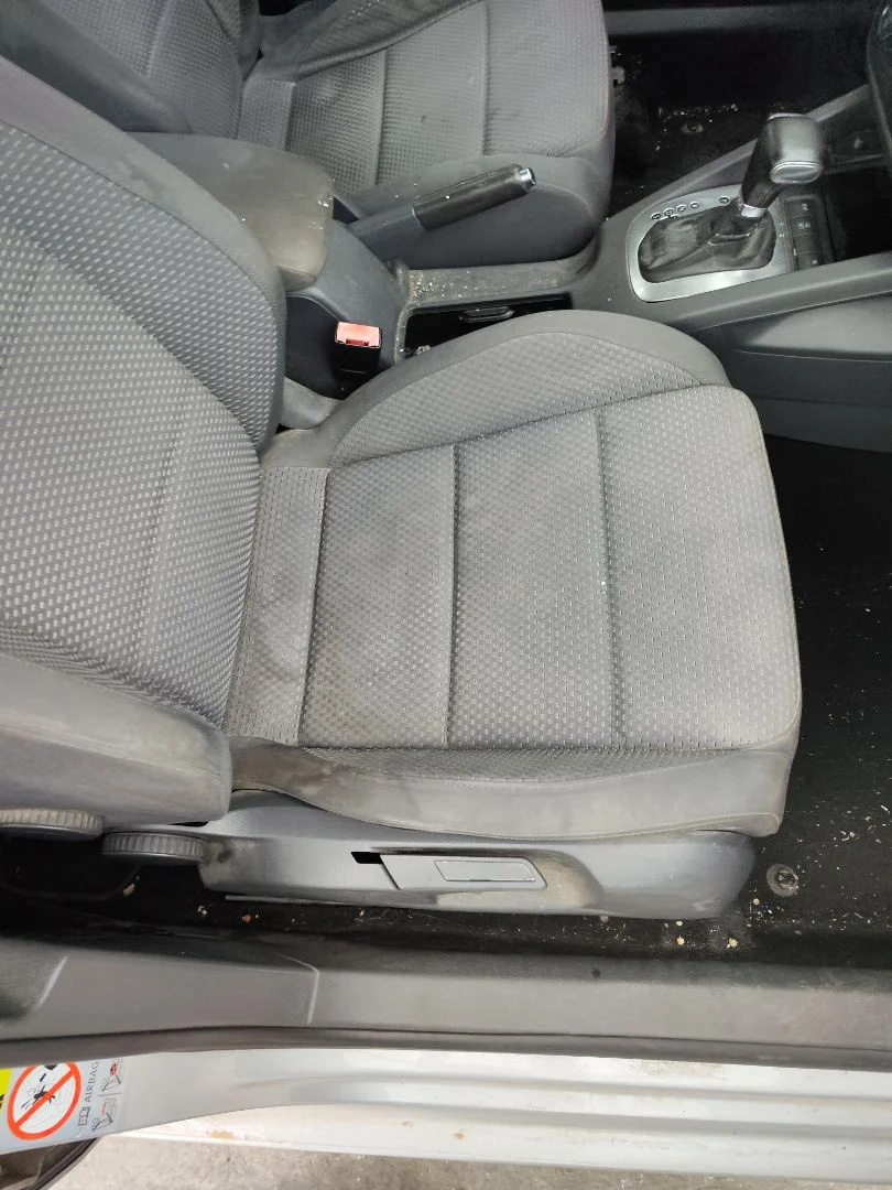 Foto de ASIENTO DELANTERO DERECHO VOLKSWAGEN GOLF V (1K1)(10.2003) 1.4 16V TSI (170 CV / 125 KW)