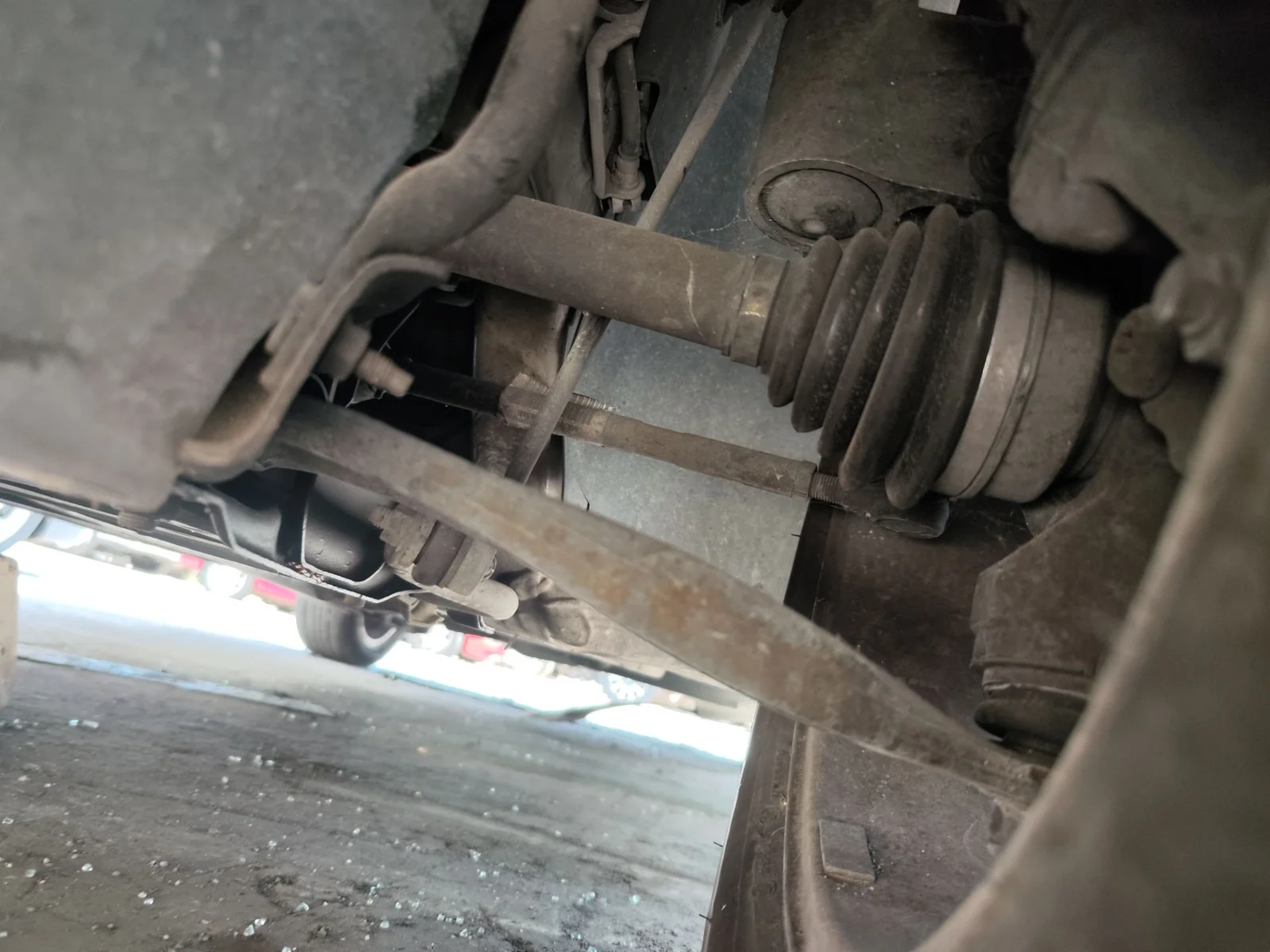 Foto de BRAZO SUSPENSION DELANTERO IZQUIERDO CITROEN C4 BERLINA 1.6 16V HDi (90 CV / 66 KW) referencia 9831682580