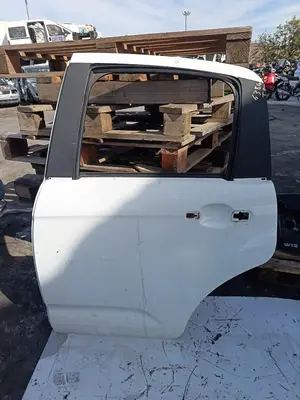 Foto de PUERTA TRASERA IZQUIERDA CITROEN C3 1.4  (73 CV / 54 KW)