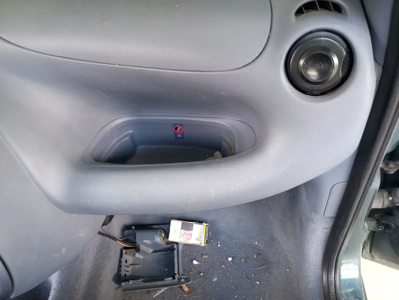 Foto de GUANTERA FORD KA (CCQ) 1.3 CAT (50 CV / 37 KW)