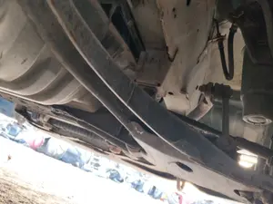 Foto de BRAZO SUSPENSION DELANTERO DERECHO NISSAN VANETTE CARGO 2.3 Diesel (75 CV / 55 KW)