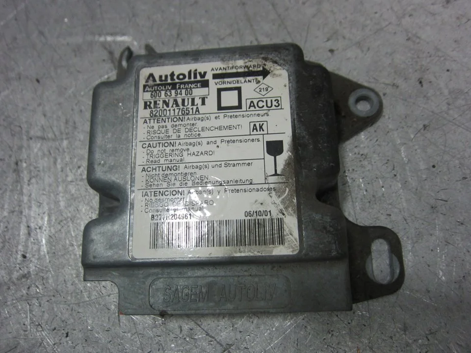 Foto de CENTRALITA AIRBAG RENAULT MEGANE I FASE 2 CLASSIC (LA...) 1.4 16V (95 CV / 70 KW) referencia 8200117651A