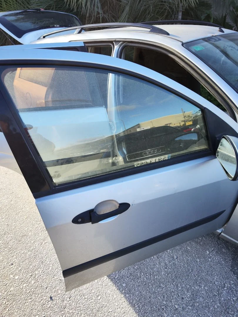 Foto de LUNA DELANTERA DERECHA FORD FOCUS FAMILIAR (CAK) 1.8 16V CAT (116 CV / 85 KW) referencia 1088904