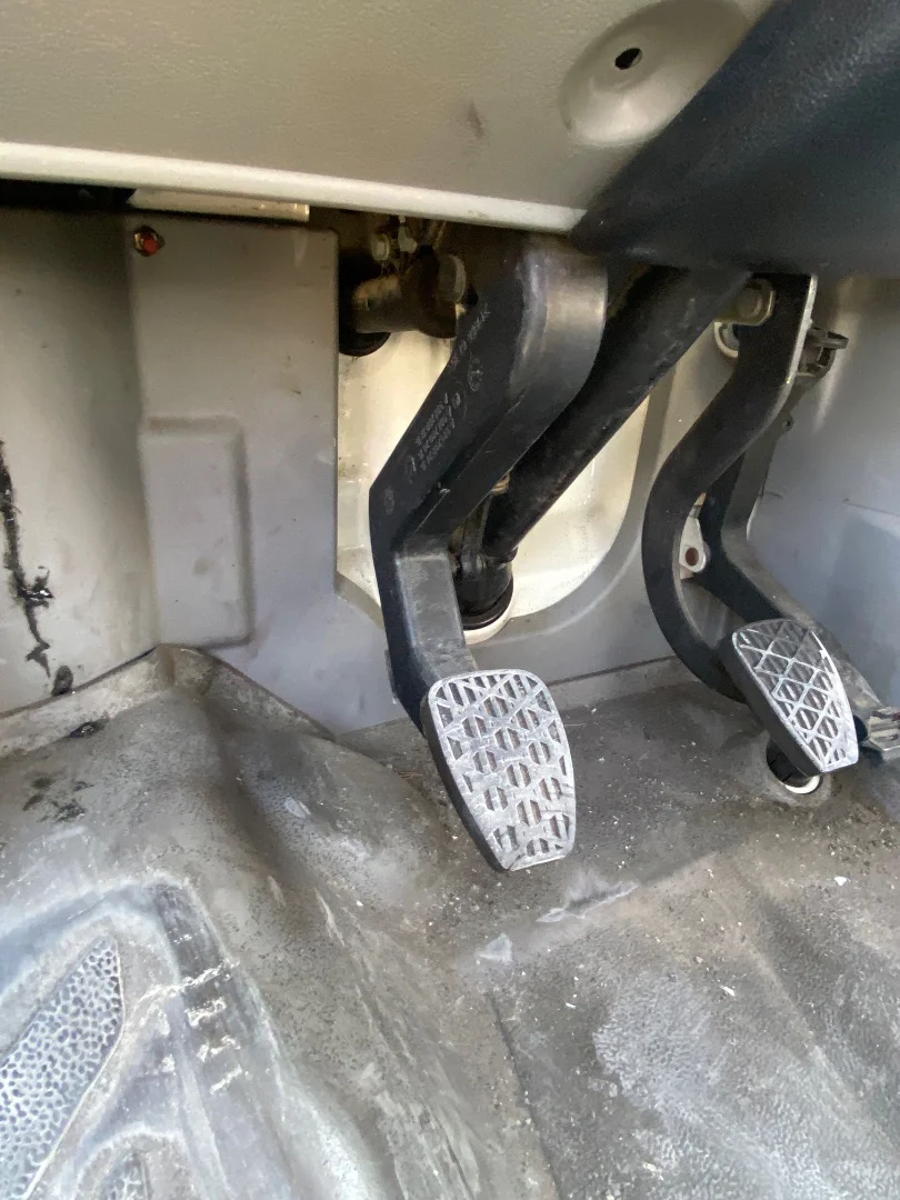Foto de PEDAL EMBRAGUE VOLKSWAGEN LT FURGÓN/COMBI 2.5 TDI (109 CV / 80 KW)
