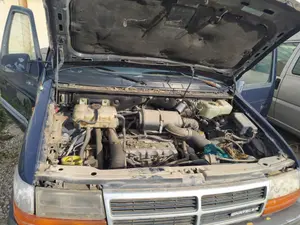 Foto de PANEL FRONTAL CHRYSLER VOYAGER GS 2.5 Turbodiesel (116 CV / 85 KW)