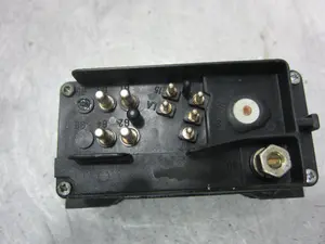 Foto de CAJA PRECALENTAMIENTO MERCEDES-BENZ CLASE 124 (BM 124) BERLINA 2.0 Diesel (72 CV / 53 KW) referencia 899151 foto 3