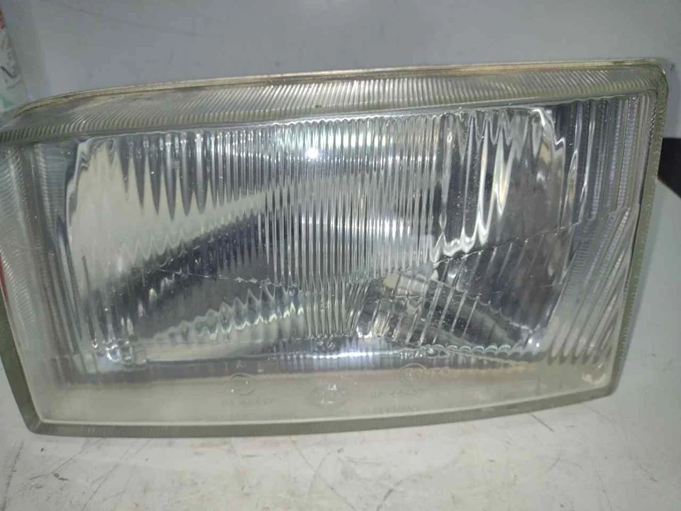 Foto de FARO IZQUIERDO VOLKSWAGEN T4 TRANSPORTER BUS 1.9 Turbodiesel CAT (ABL) (68 CV / 50 KW) referencia 0244438