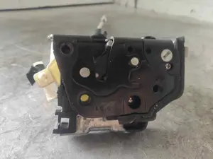 Foto de CERRADURA PUERTA TRASERA DERECHA PORSCHE MACAN (95BA) referencia 8K0839016F foto 3