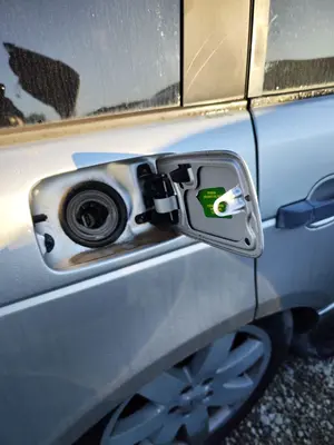 Foto de TAPA EXTERIOR COMBUSTIBLE LAND ROVER RANGE ROVER (LM) 4.4 V8 CAT (306 CV / 225 KW) foto 2