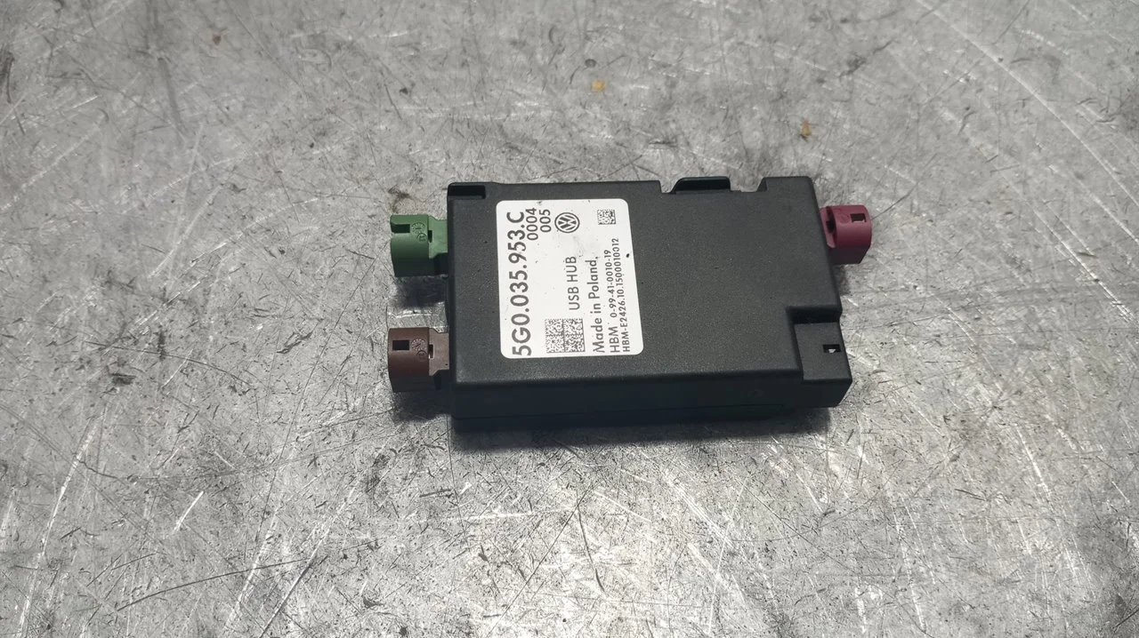 Foto de MODULO ELECTRONICO VOLKSWAGEN GOLF VII (5G1/BE1) 1.6 16V TDI DPF (110 CV / 81 KW) referencia 5G035953C