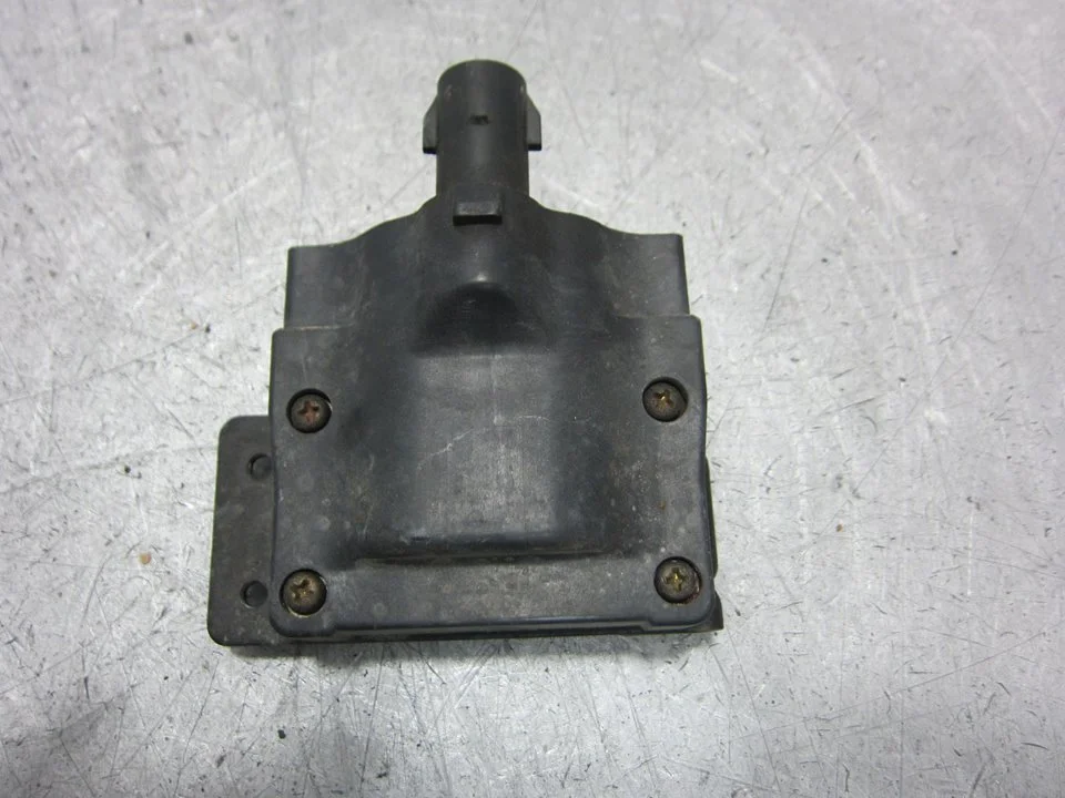 Foto de BOBINA ENCENDIDO TOYOTA CELICA (T20) 2.0 16V CAT (170 CV / 125 KW) referencia 1950074050