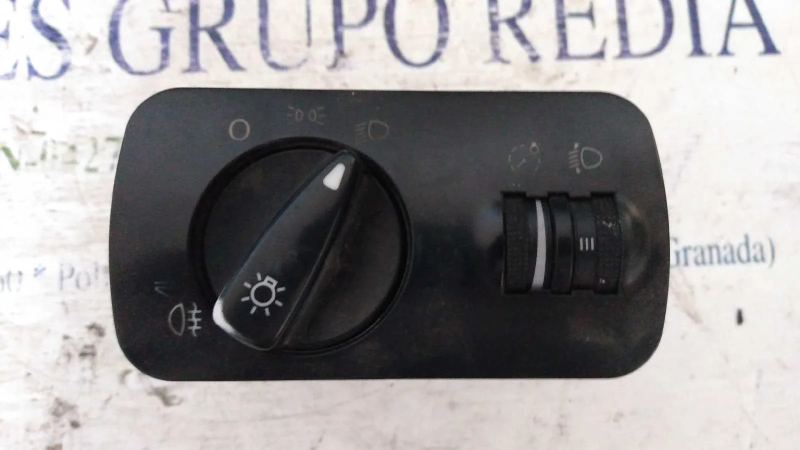 Foto de MANDO LUCES OPEL CORSA C 1.2 16V CAT (Z 12 XE / LW4) (75 CV / 55 KW) referencia 09138124