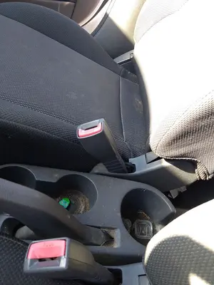Foto de ENGANCHE CINTURON DELANTERO DERECHO KIA RIO (JB) 1.5 CRDi (110 CV / 81 KW)