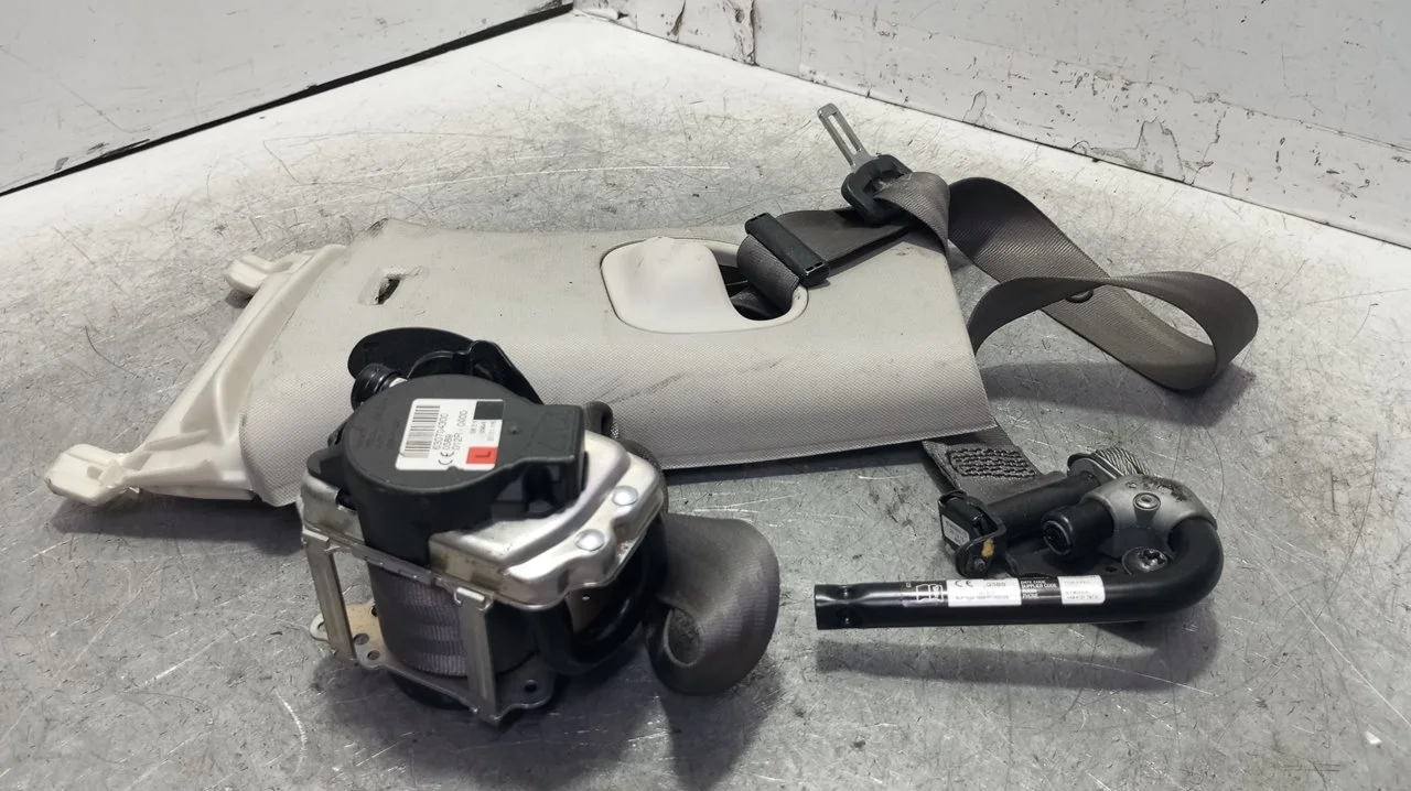 Foto de CINTURON SEGURIDAD DELANTERO IZQUIERDO JAGUAR XF 2.0 Diesel CAT (163 CV / 120 KW) referencia 630704300