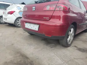 Foto de PARAGOLPES TRASERO SEAT IBIZA (6L1) 1.9 TDI (101 CV / 74 KW) foto 2