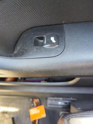 Foto de MANDO ELEVALUNAS DELANTERO DERECHO AUDI A4 AVANT (8E) 3.0 V6 24V TDI (233 CV / 171 KW) referencia 8E0959855