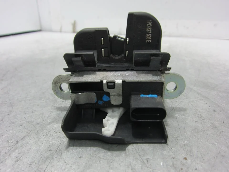 Foto de CERRADURA MALETERO / PORTON SEAT LEON (1P1) referencia 1P0827505E