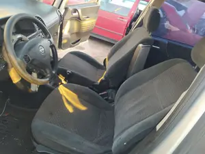 Foto de CINTURON SEGURIDAD DELANTERO IZQUIERDO OPEL ASTRA G BERLINA 1.7 16V DTI CAT (Y 17 DT / LR6) (75 CV / 55 KW) referencia 24461877