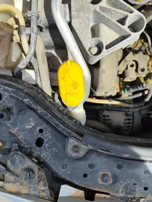 Foto de DEPOSITO LIMPIA RENAULT MEGANE II GRANDTOUR 1.5 dCi Diesel CAT (86 CV / 63 KW)