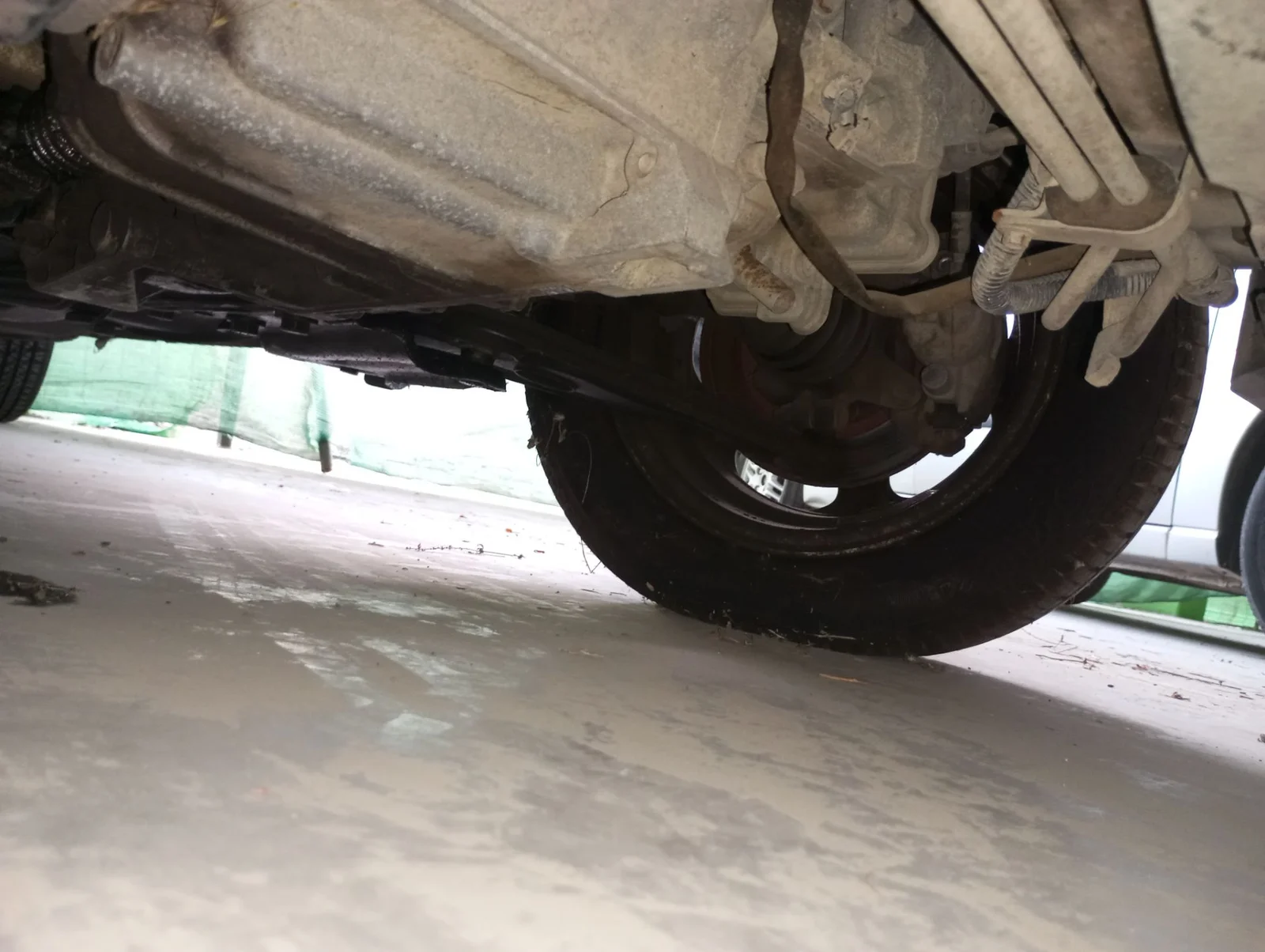 Foto de MANGUETA DELANTERA IZQUIERDA FORD KA (CCQ) 1.3 CAT (50 CV / 37 KW) referencia 1064165
