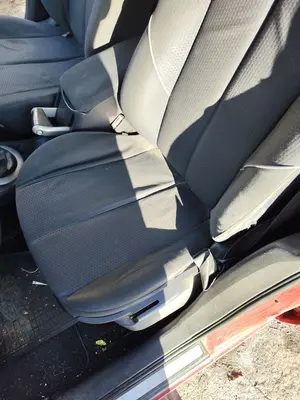 Foto de ASIENTO DELANTERO IZQUIERDO RENAULT MEGANE II BERLINA 5P 1.5 dCi Diesel (106 CV / 78 KW)
