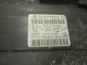 Foto de FARO DERECHO MERCEDES-BENZ CLASE B (BM 245) 2.0 CDI CAT (140 CV / 103 KW) referencia A1698201861 foto 2