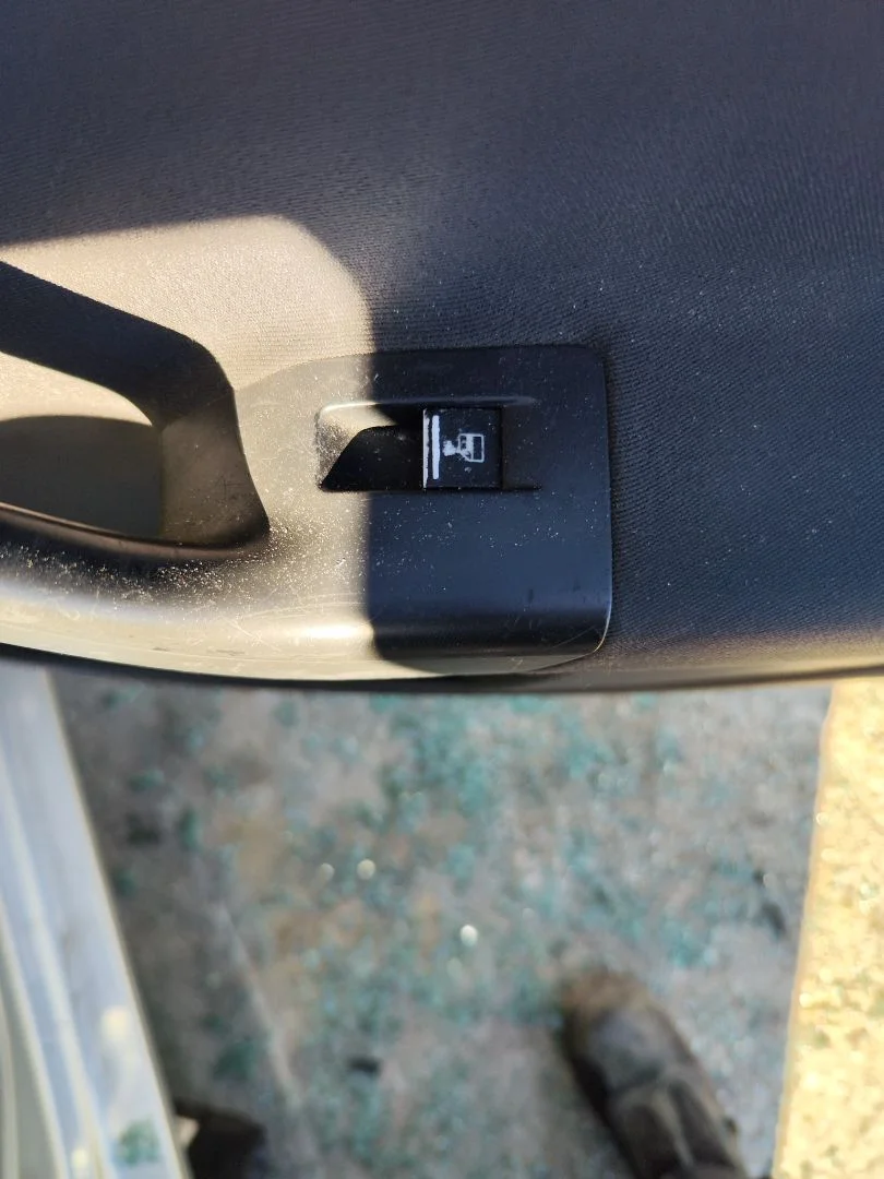 Foto de MANDO ELEVALUNAS TRASERO DERECHO VOLKSWAGEN GOLF PLUS V (5M1) 1.9 TDI (105 CV / 77 KW)