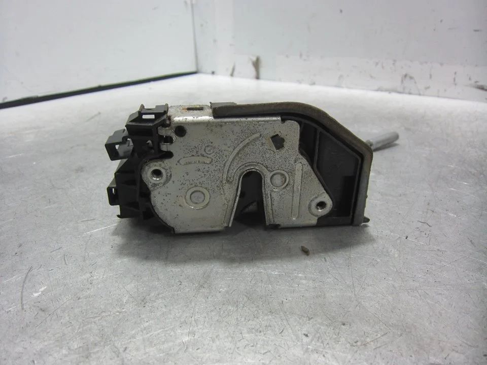 Foto de CERRADURA PUERTA TRASERA IZQUIERDA BMW SERIE 7 (E65/E66) 3.0 Turbodiesel CAT (218 CV / 160 KW) referencia 7154629