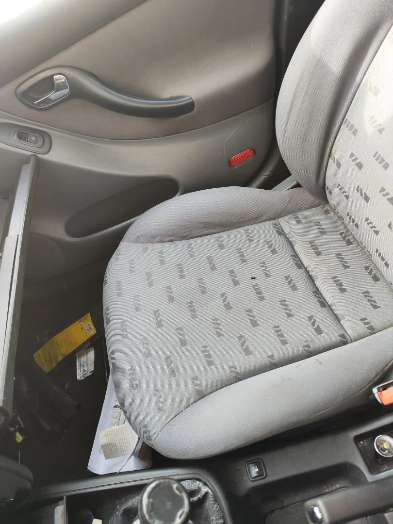 Foto de ASIENTO DELANTERO DERECHO SEAT LEON (1M1) 1.6 (101 CV / 74 KW)