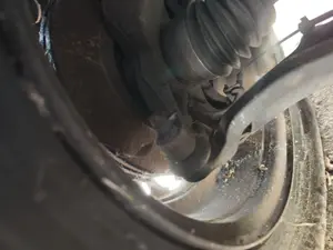 Foto de MANGUETA DELANTERA IZQUIERDA RENAULT MEGANE II BERLINA 5P 1.5 dCi Diesel (101 CV / 74 KW)