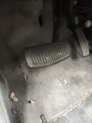 Foto de PEDAL FRENO KIA CARNIVAL 2.9 CRDi CAT (185 CV / 136 KW)