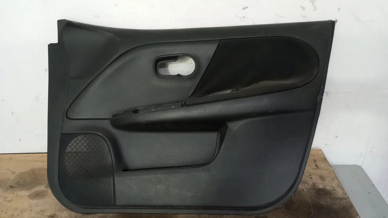 Foto de GUARNECIDO PUERTA DELANTERA DERECHA NISSAN NOTE (E11E) 1.4 CAT (88 CV / 65 KW) referencia 809109U000