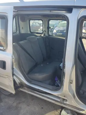 Foto de GOMAS CONTORNO PUERTA OPEL COMBO (CORSA C) 1.7 16V DI CAT (Y 17 DTL / LK8) (65 CV / 48 KW)
