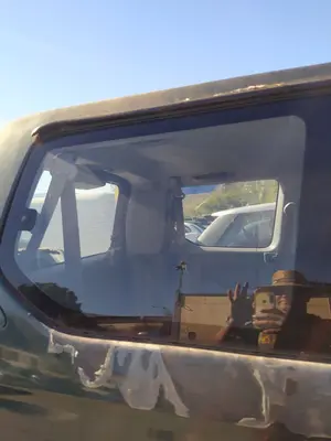 Foto de LUNA CUSTODIA TRASERA DERECHA TOYOTA LAND CRUISER (J9) 3.0 Turbodiesel (125 CV / 92 KW)