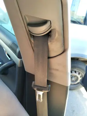 Foto de CINTURON SEGURIDAD DELANTERO IZQUIERDO AUDI A4 AVANT (8E) 1.9 TDI (131 CV / 96 KW) referencia 8E0857705F FKZ foto 2