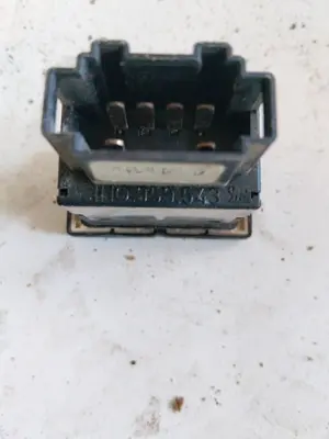 Foto de INTERRUPTOR VOLKSWAGEN GOLF III (1H1)(11.1991) 1.9 TDI (110 CV / 81 KW) referencia 1H10959543 foto 4