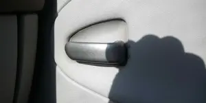Foto de MANETA INTERIOR DELANTERA DERECHA CITROEN XSARA PICASSO 1.6 16V HDi FAP (109 CV / 80 KW) referencia 7700820524