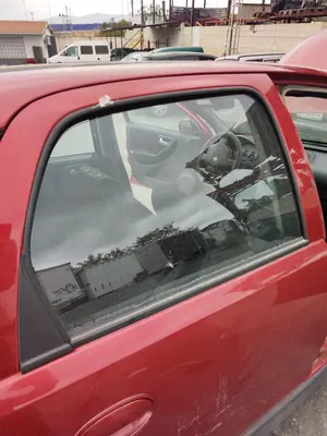 Foto de LUNA TRASERA DERECHA OPEL CORSA C 1.2 16V CAT (Z 12 XEP / LB4) (80 CV / 59 KW)