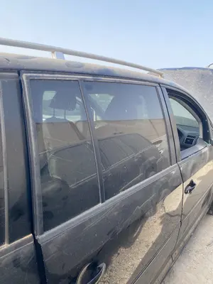 Foto de LUNA TRASERA DERECHA VOLKSWAGEN TOURAN (1T3) 1.6 TDI DPF (105 CV / 77 KW) referencia 1T0845026K