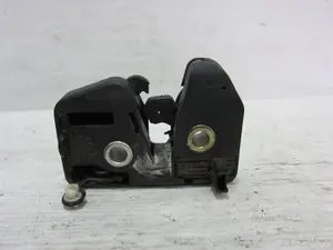 Foto de CERRADURA MALETERO / PORTON VOLKSWAGEN POLO III BERLINA (6N2) 1.4 16V (75 CV / 55 KW) referencia 6X0827505A foto 4