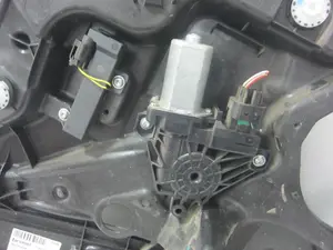 Foto de ELEVALUNAS TRASERO IZQUIERDO FIAT 500X (334) 2.0 16V Multijet CAT (140 CV / 103 KW) referencia 00519695980 foto 2