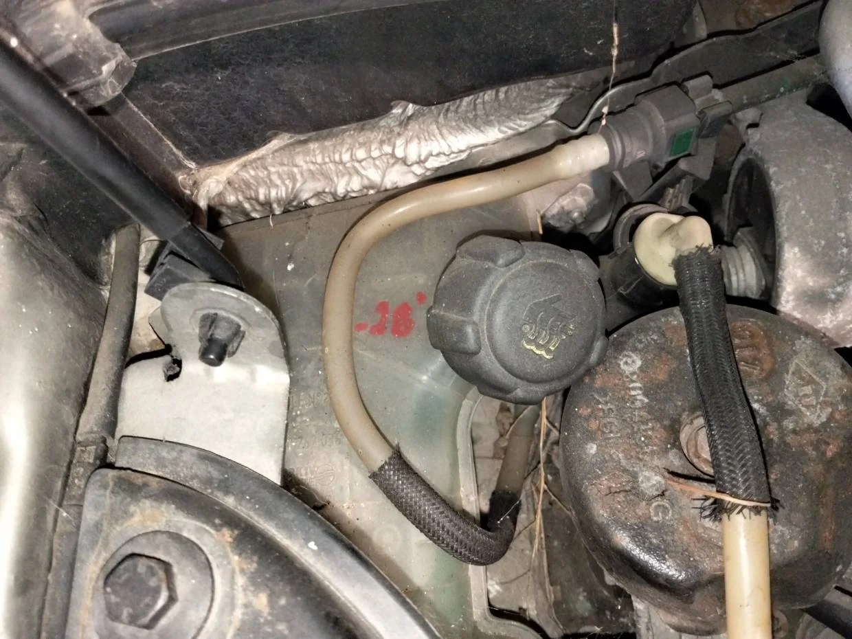 Foto de DEPOSITO EXPANSION RENAULT SCENIC II (JM)