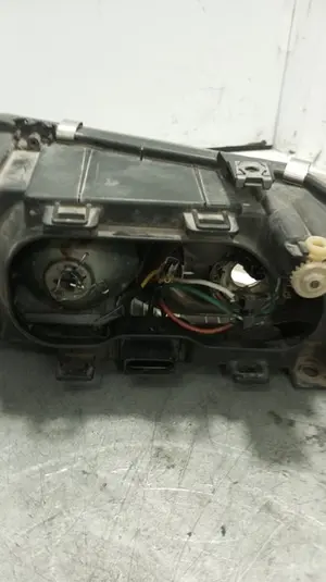 Foto de FARO DERECHO AUDI A3 (8L) 1.9 TDI (110 CV / 81 KW) referencia 8L0941004AF foto 4