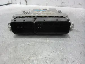 Foto de CENTRALITA MOTOR UCE KIA CERATO (LD) 1.6 CAT (105 CV / 77 KW) referencia 391032A110 foto 2